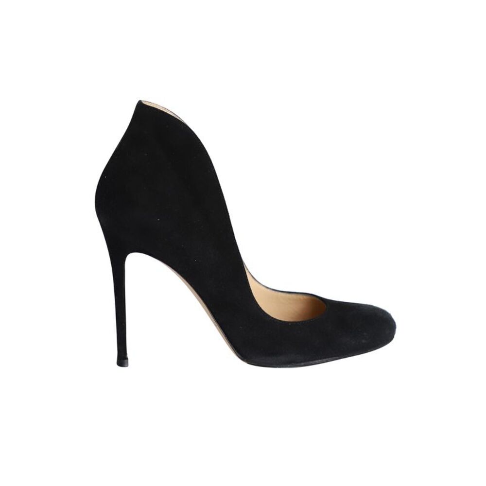Gianvito Rossi Round-toe Flared Pumps in Black Suede